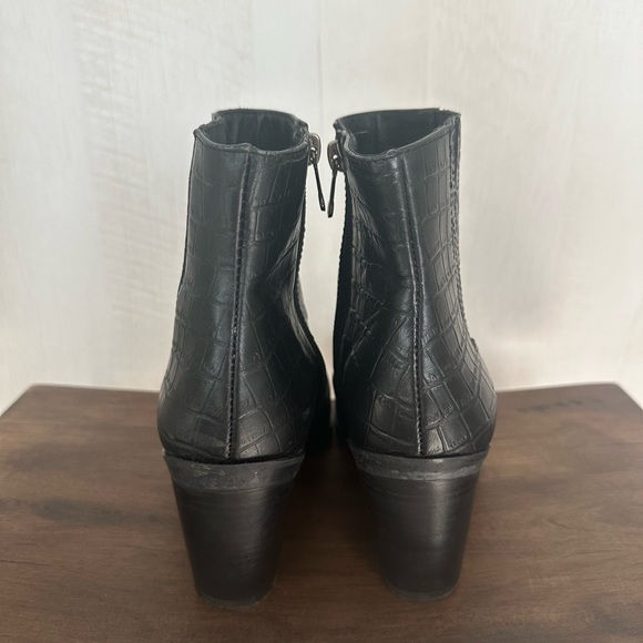 Blondo Black Leather Croc Embossed Ankle Boots - Picture 4 of 8